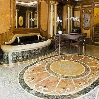 Otel De Vendome