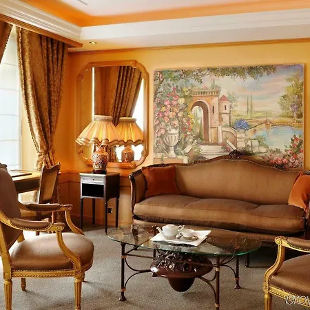 Otel De Vendome Paris